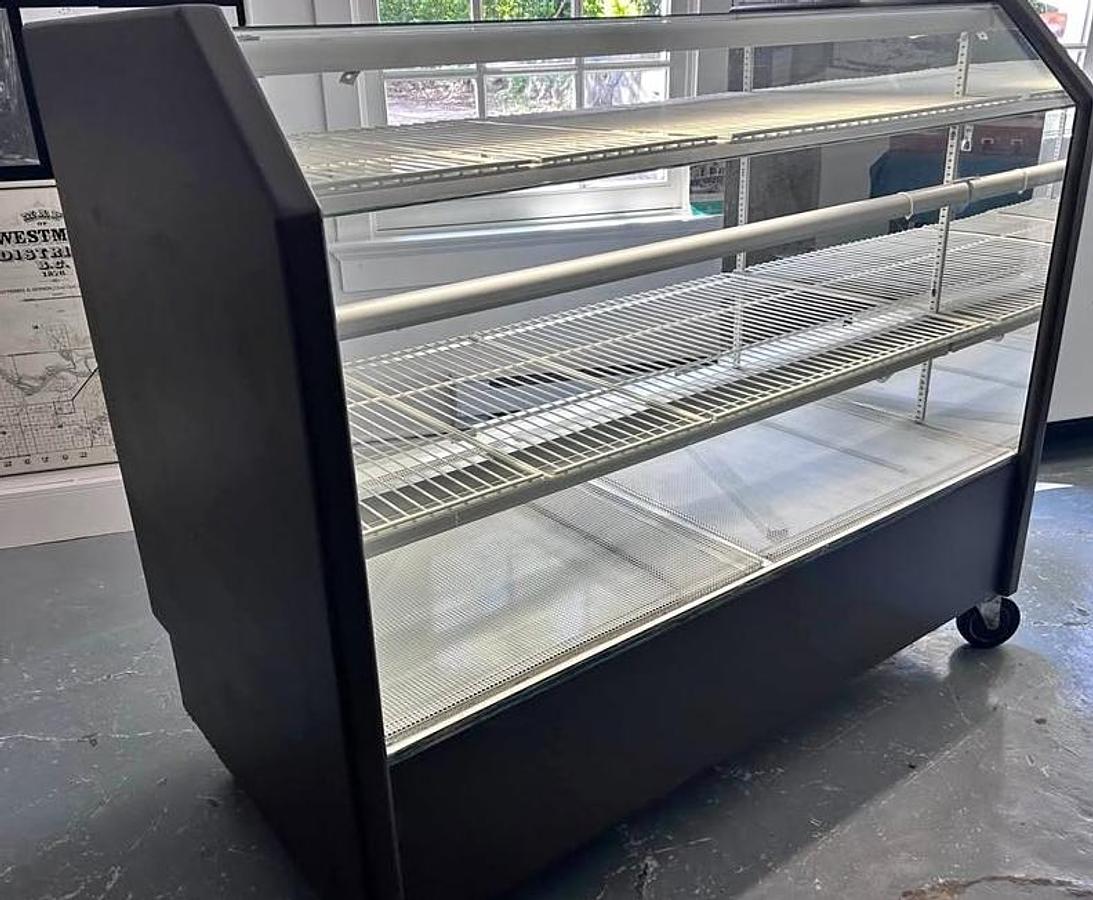 Used Dry Commercial Bakers Display Case