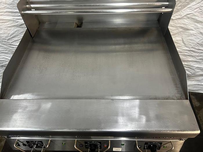 Refurbished High-end Garland 36" Thermostatically Controlled Griddle w/ Stand Model CG-36R