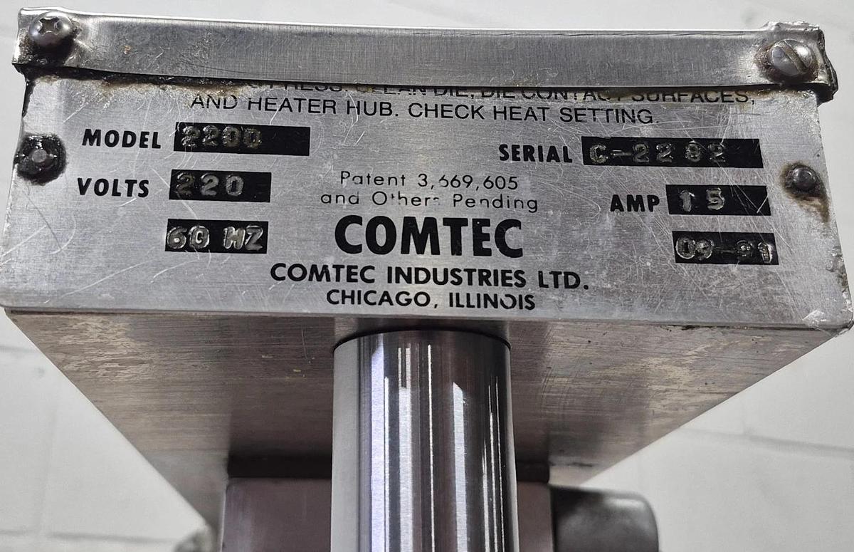 Used Comtec 2200 semi automatic pie press with 11" die set Pie Crust Dough Pumkin