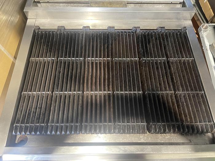 Refurbished 36 Inch Wolf Gas Range w/ Broiler Grill - oven below never used