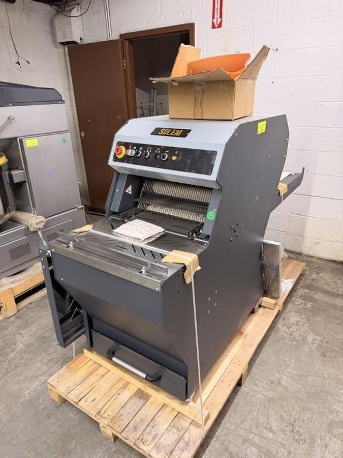Used NEW- SOLEM INDUSTRIAL CONVEYOR TOASTER / SLICER -