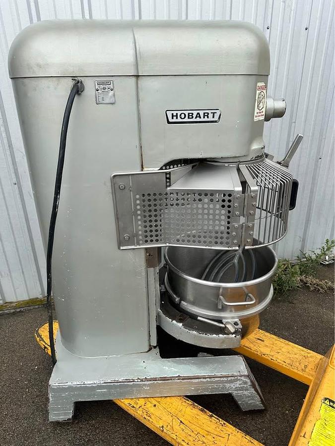 Used Hobart H-600T 60 Quart Mixer w/ Safety Bowl Guard. 230V, 1 Phase