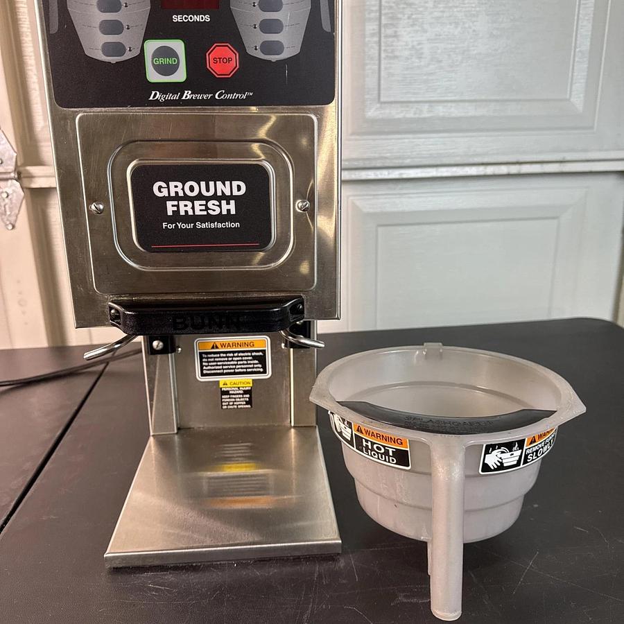 Used BUNN G9-2T DBC - Dual Portion Control Coffee Grinder - HAS TWO HOPPERS