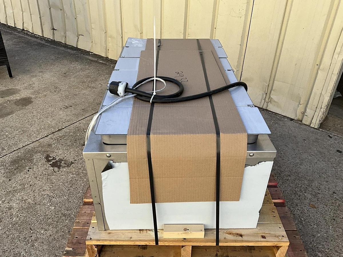 Used 2023 Crown Verity 3 pan steam Hot dog Steam table CV3WHS 240Volts 1 Phase - BRAND NEW CLEARANCE ITEM