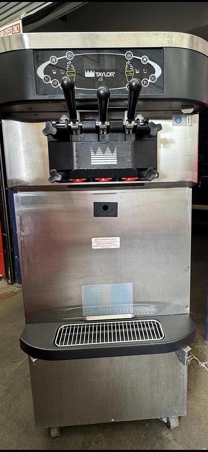 Refurbished Taylor Soft Serve Machine - 2 flavor with a twist - Model C723-33