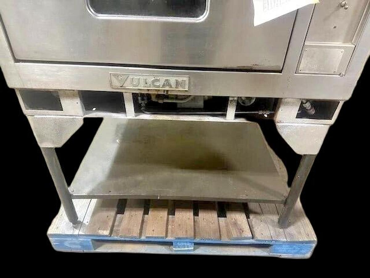 Used "VULCAN"H.D COMMERCIAL N GAS FULL SIZE PAN CONVECTION OVEN ON STAND WITH 6 RACKS