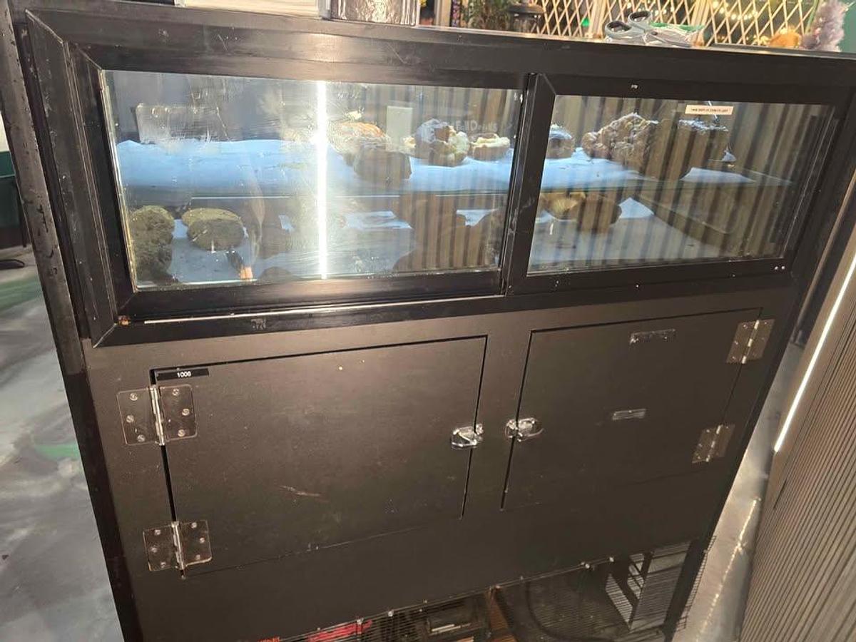 Used Artica Refrigerated Show Case - Grab and Go