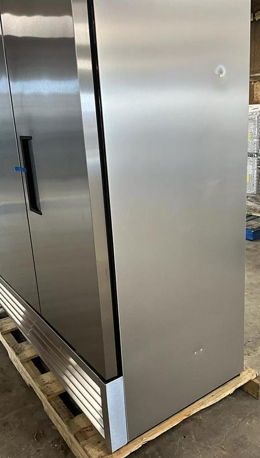 Used 2024 TRUE T-72-HC 3 door stainless steel refrigerator reach-in on casters T-72 - brand new clearance item