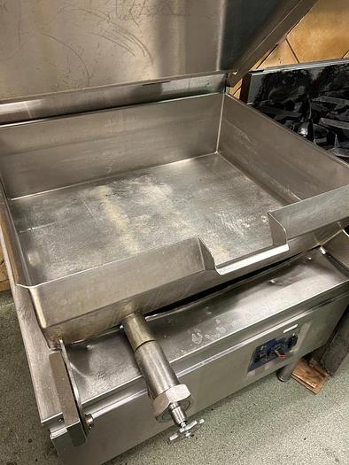 Refurbished 30 Gallon Electric Cleveland Steam Kettle