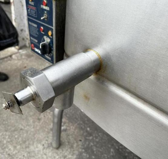 Used GROEN 30 GALLON GAS TILT KETTLE