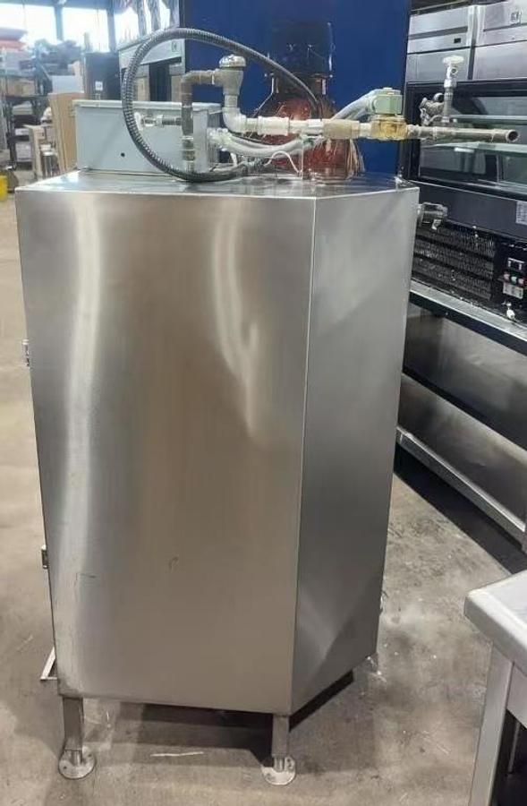 Used CRD Alvey 1024 Industrial Garbage Can Washer - like new condition