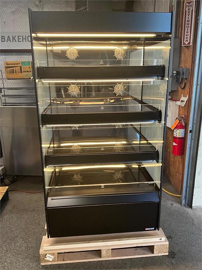 Used New Flexeserve Zone 4 heated display 1000 Square - 4 Available - BRAND NEW 