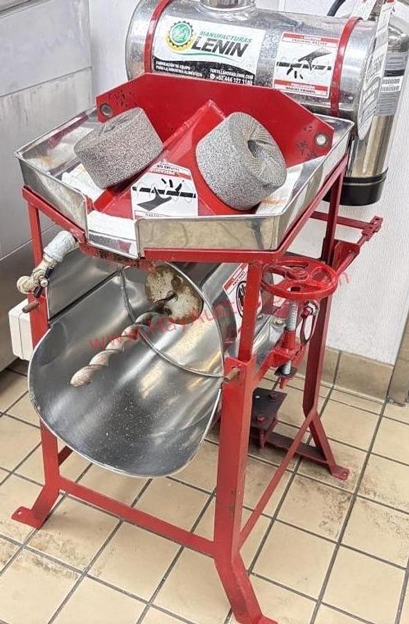 Used LENIN' GRAIN MILL