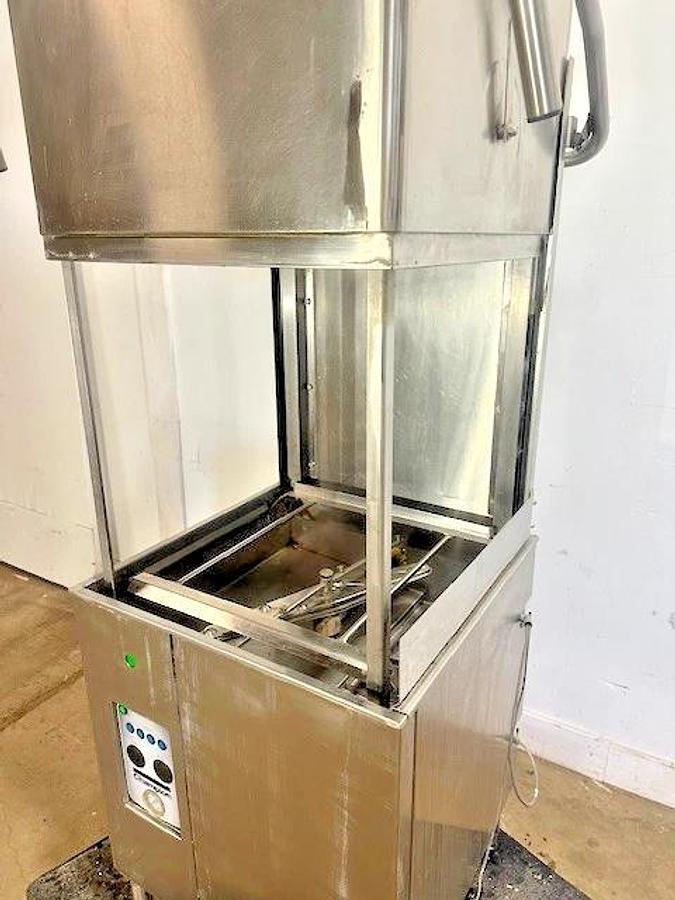 Used "CHAMPION MOYER DIEBEL - MODEL DH500T"COMMERCIAL HIGH TEMP VENTLESS DISHWASHER - 280/240V,3PH