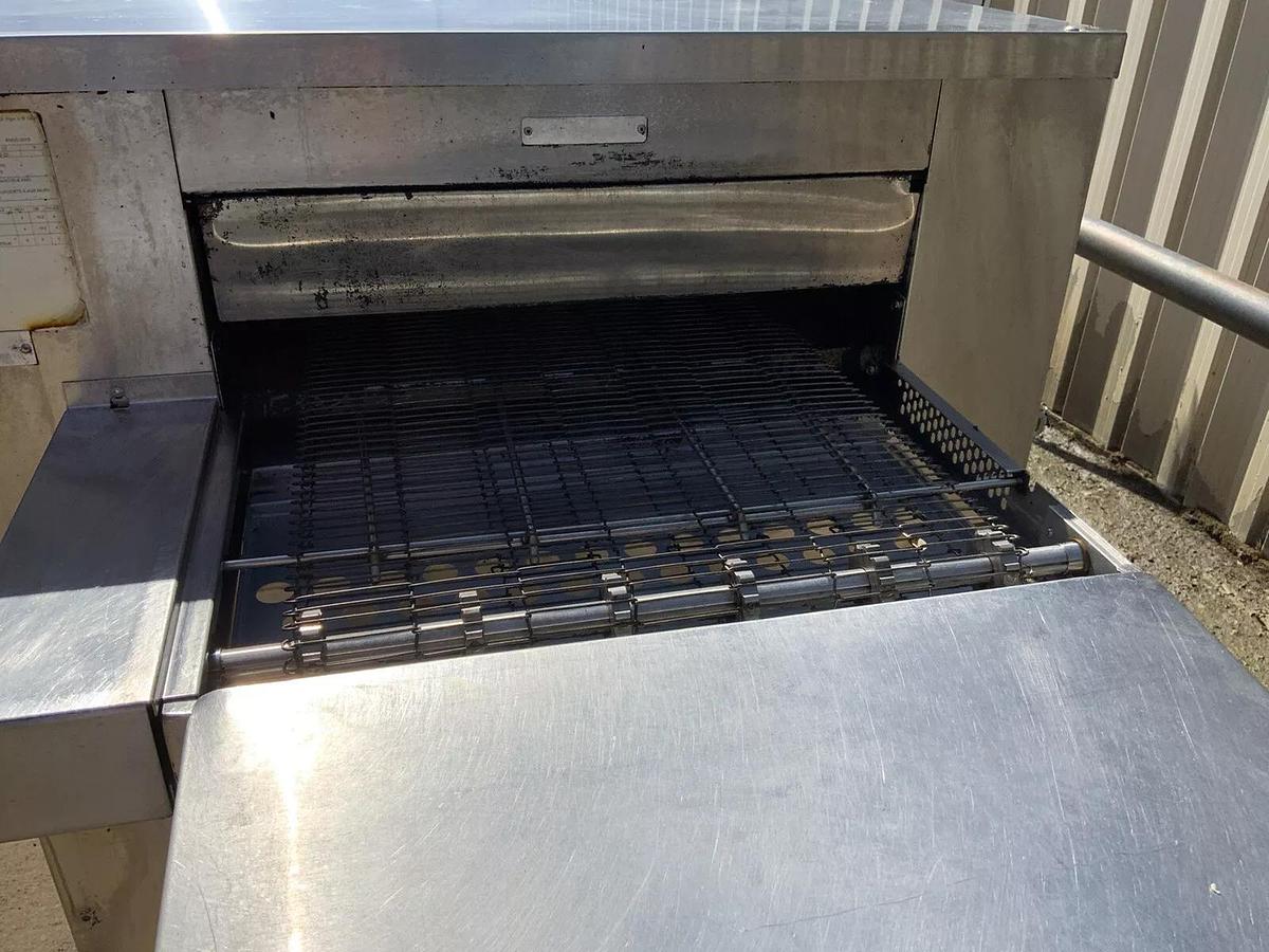 Used 2019 Middleby Marshall CTX DZ33I Infrared Radiant conveyor pizza oven melt