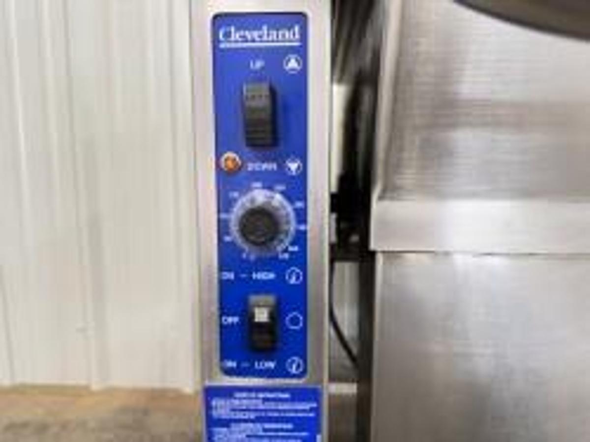 Used Cleveland Tilt Skillet 30 Gallon Gas Auto Tilt