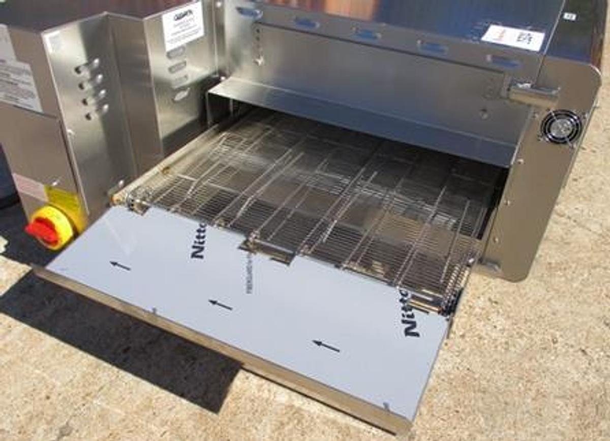 Used Ovention Converyor Oven Model C2000 - looks like new 