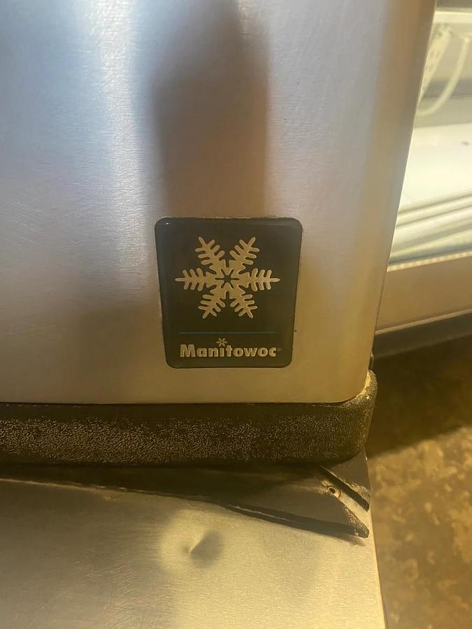 Used Manitowoc QD0322A Ice Machine