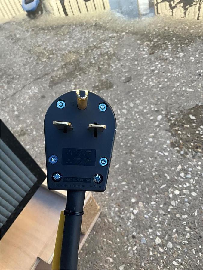 Used New Flexeserve Zone 4 heated display 1000 Square - 4 Available - BRAND NEW 