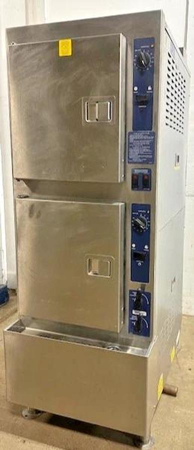 Used CLEVELAND 24CGA10.2" H.D COMMERCIAL STEAMCRAFT 10 PANS NATURAL GAS STEAMER