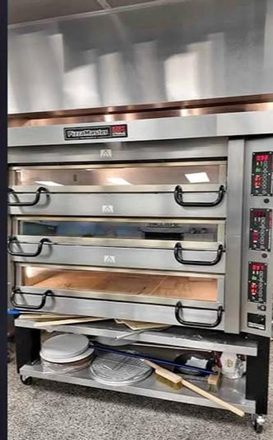 Used PIZZA MASTER PIZZA OVEN - HUGE HUGE SAVINGS