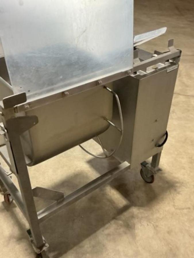 Used Clean Working Industrial Hollymatic HM-100 Mixer