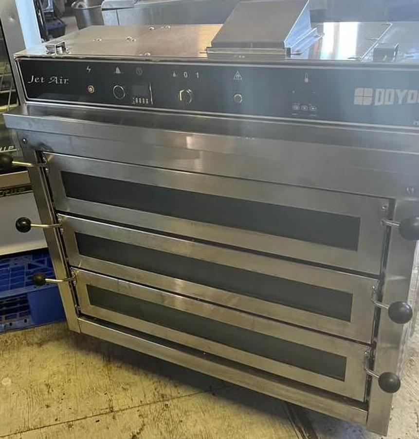 Used Doyon Piz 3 electric deck ovens