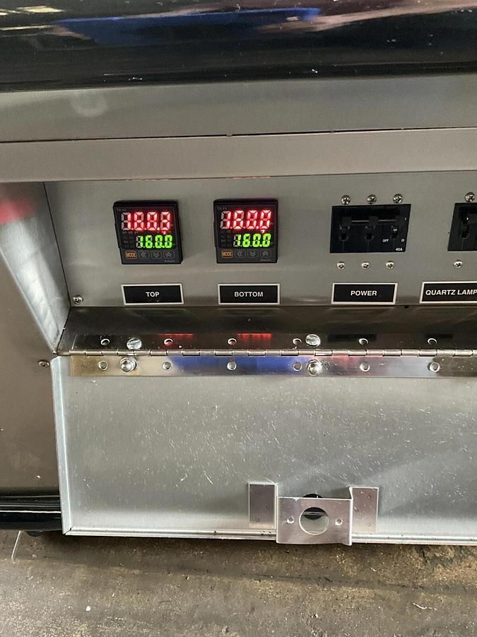 Used 2024 Custom Deli island Hot Food Merchandiser Self-Service Heated Warmer DILW4H