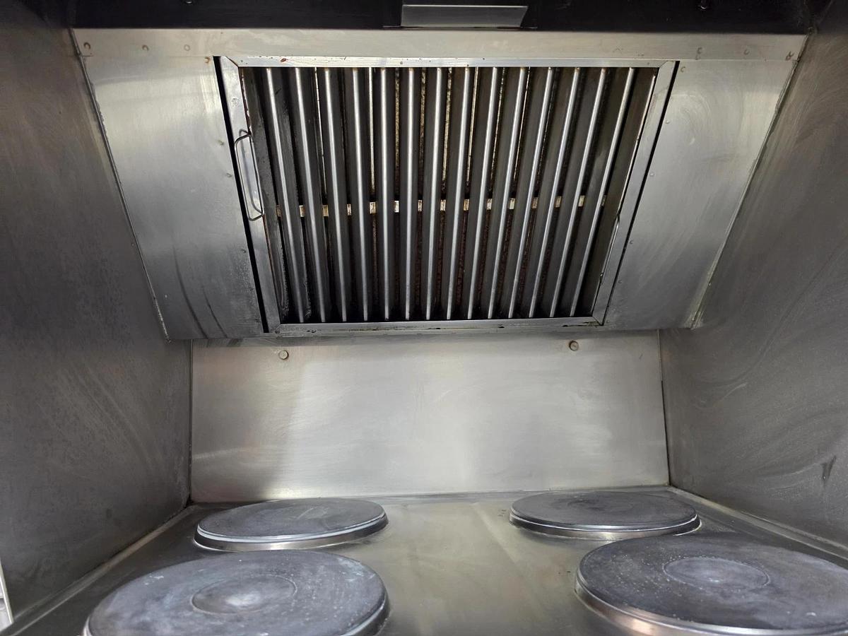 Used Wells Ventless Cooking System VCS2000 FOUR 9" FRENCH STYLE HOT PLATES - Cabinet