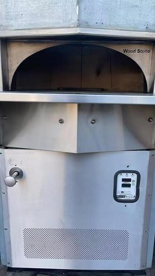 Used WOODSTONE PIZZA OVEN GAS 5FT “MT ADAMS "