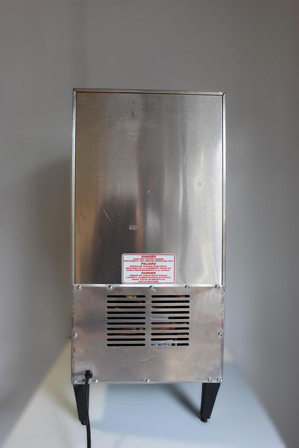 Used Silver King SK5MAJ Low Profile Majestic Milk Dispenser - Used Great Condition - 115V