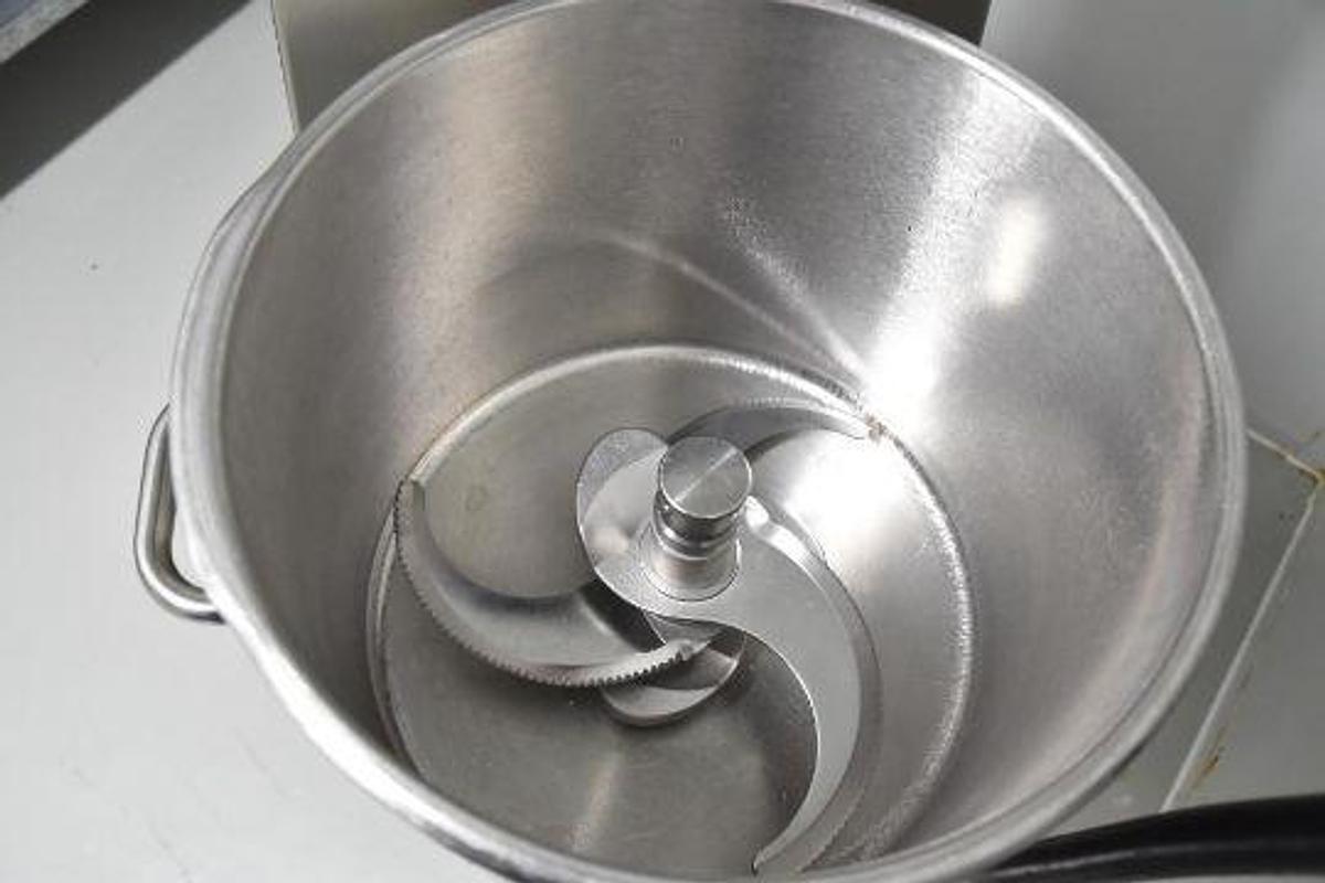 Used ROBOT COUPE R30 RSI 30B STAINLESS STEEL HEAVY DUTY FLOOR TYPE COMMERCIAL FOOD PROCESSOR WITH DIGITAL