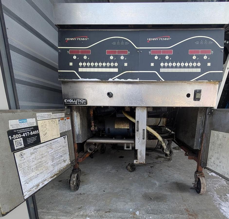 Used Henny Penny - EEG 242 - double basket gas deep fryer