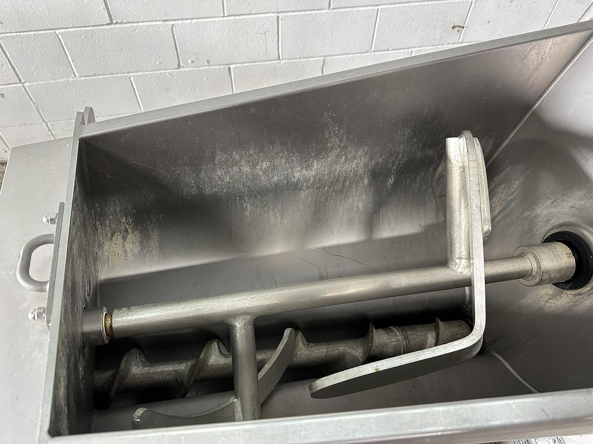 Used Hobart Meat Grinder MG1532