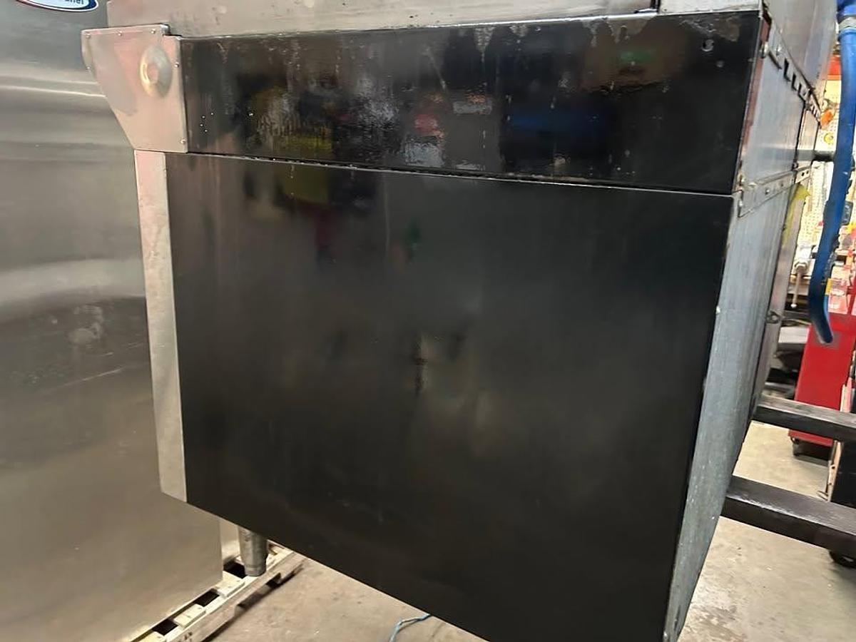 Used Garland Master Series Heavy Duty Gas Range with Griddle and 2 Ovens