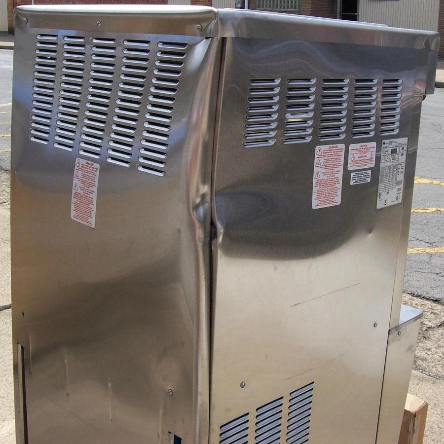 Used NEW Taylor Double Head Milk Shake / Frosty Machine 359-33 - With Light Damage