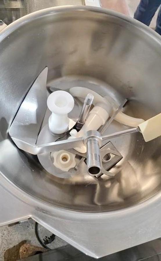 Used  Hobart Vertical Chopper Mixer HCM 40