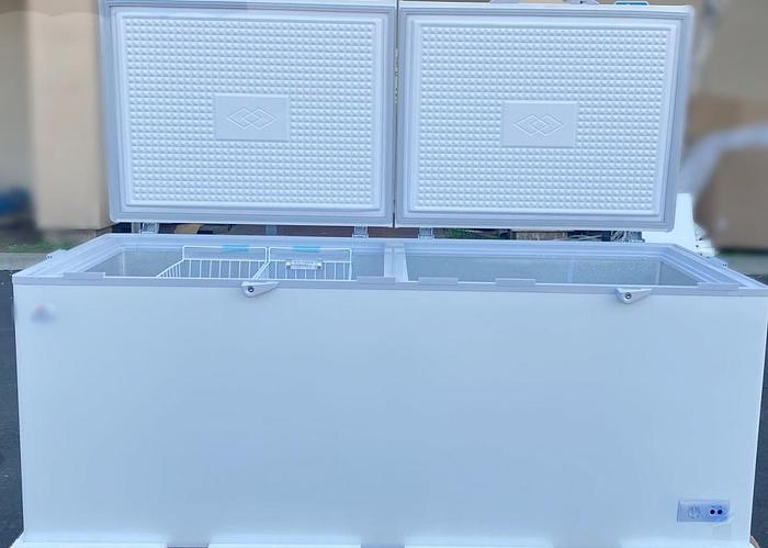 Commercial Chest Freezer 24 cu foot - 77"