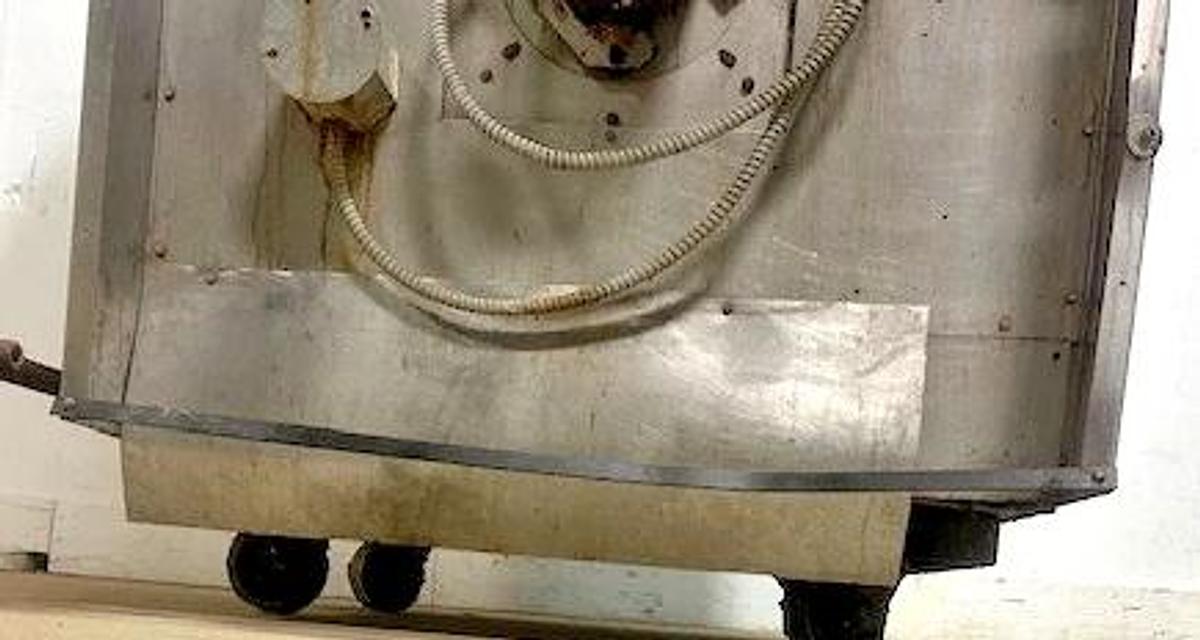 Used VULCAN SG1010T" COMMERCIAL N GAS DOUBLE STACK CONVECTION OVEN 