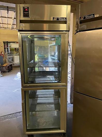 Refurbished 4 Glass Door Cooler | True | Model # TA1RPT-2HG-2HG - PASS THRU
