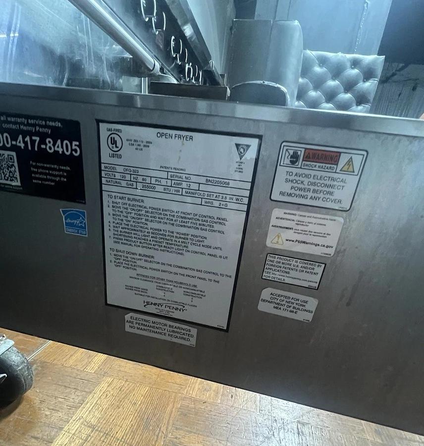 Used HENNY PENNY 3 SECTION 195 GALLON FRYER COMMERCIAL USED WITH FILTRATION SYSTEM - MODEL OFG-323