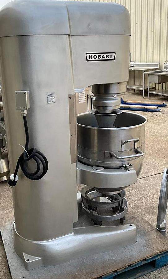 Used Hobart 140qt dough mixer -V1401