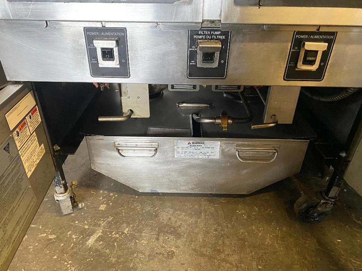 Used Henny Penny OFG-322 Natural Gas Double Open Fryer | SFE Pro