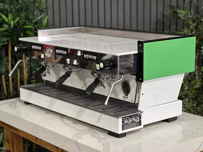 Refurbished LA MARZOCCO LINEA CLASSIC 3 GROUP ESPRESSO COFFEE MACHINE CUSTOM WHITE & GREEN