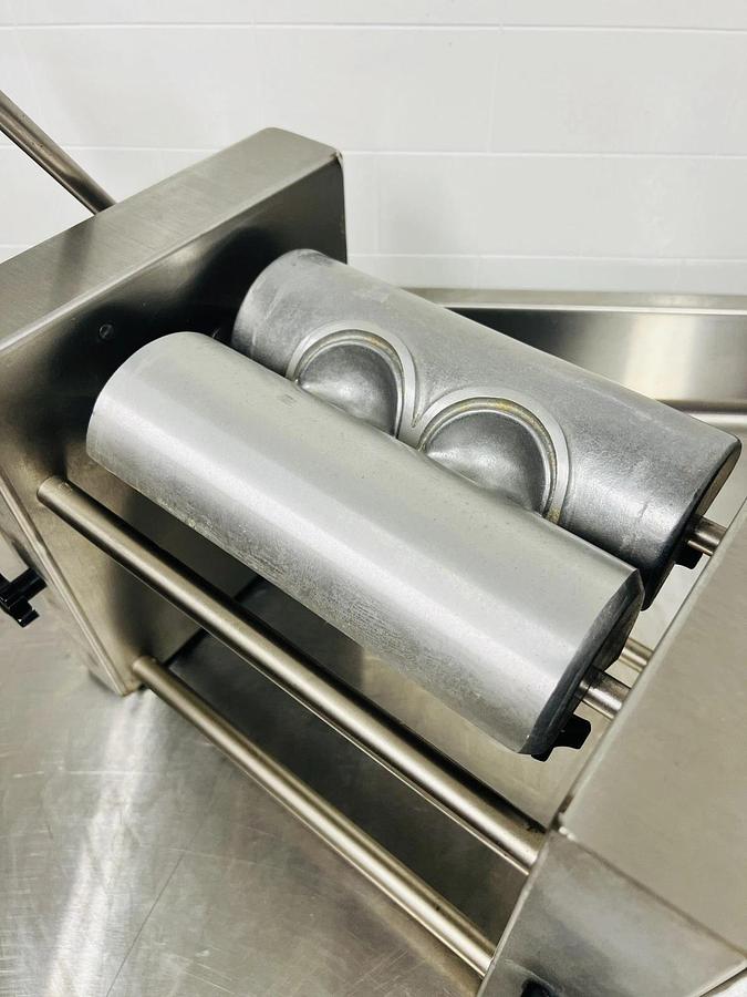 Used Somerset SPM-45 Manual Pastry & Turnover Machine + 3 Die Sets