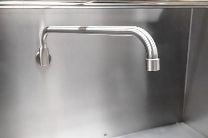 Two Chamber Wok Range with 2 x 13″ Rings, Backsplash, Faucet, 190,000 BTU – Natural Gas