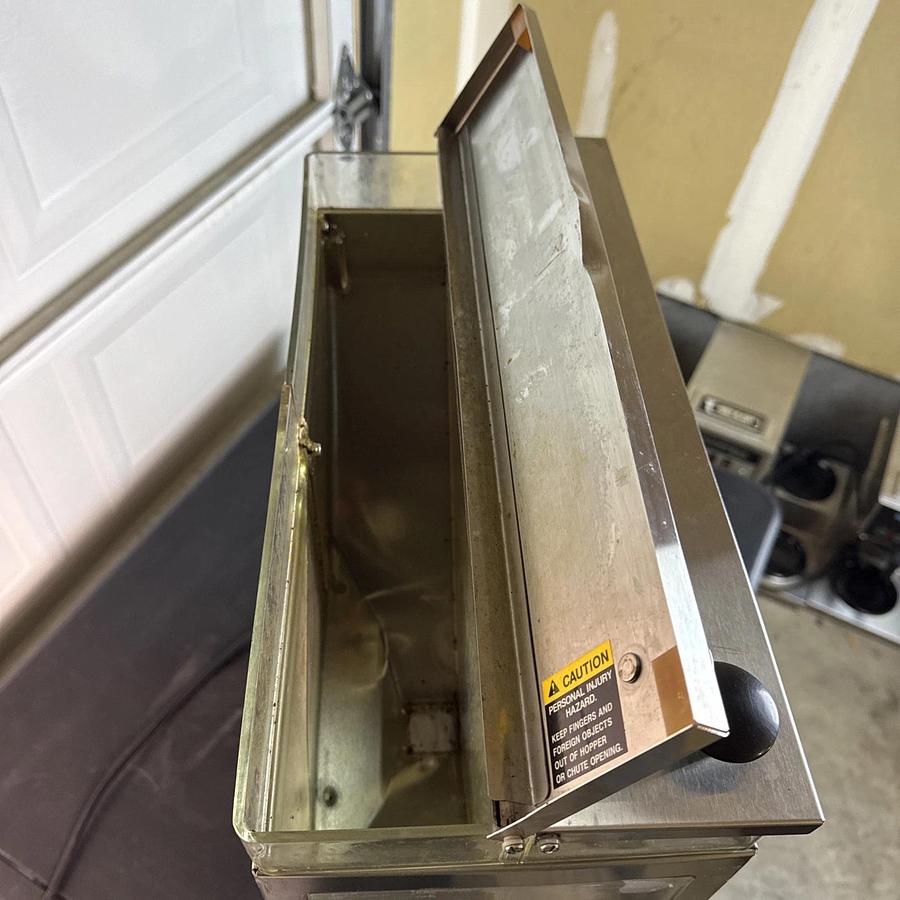 Used BUNN G9-2T DBC - Dual Portion Control Coffee Grinder - HAS TWO HOPPERS