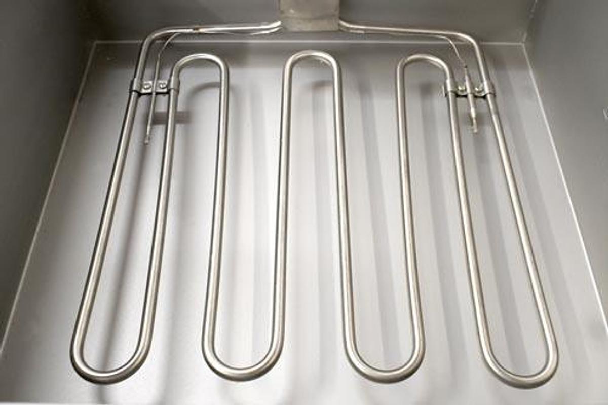 Used 25 lb (3 Gal) Oil Capacity Countertop Donut/ Funnel Cake Electric Fryer – 120V, 1Ph, 1700W