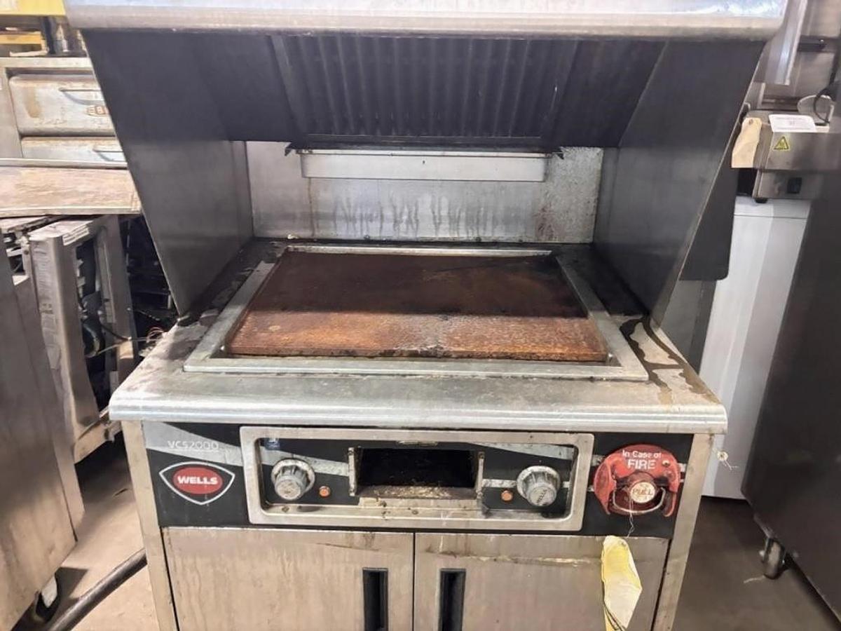 Used WELLS VENTLESS SELF-CONTAINED GRIDDLE