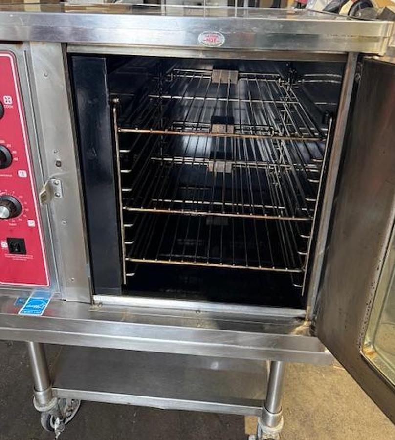 Refurbished Blodgett CTB Premium Series Double Deck Half Size Electric Convection Oven.